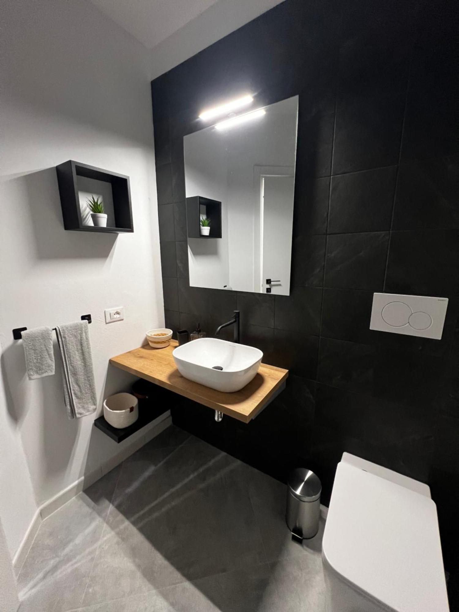 Roka House Lägenhet Peschiera del Garda Exteriör bild